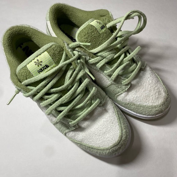 Nike Dunk Low SE - Picture 3 of 8